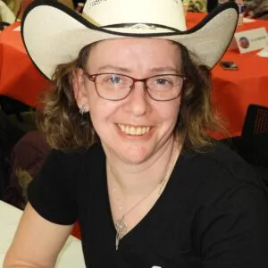 https://country-val-allier.com/wp-content/uploads/2024/01/Laurence.jpg